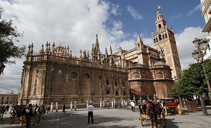 Visita en AVE la Catedral de Sevilla